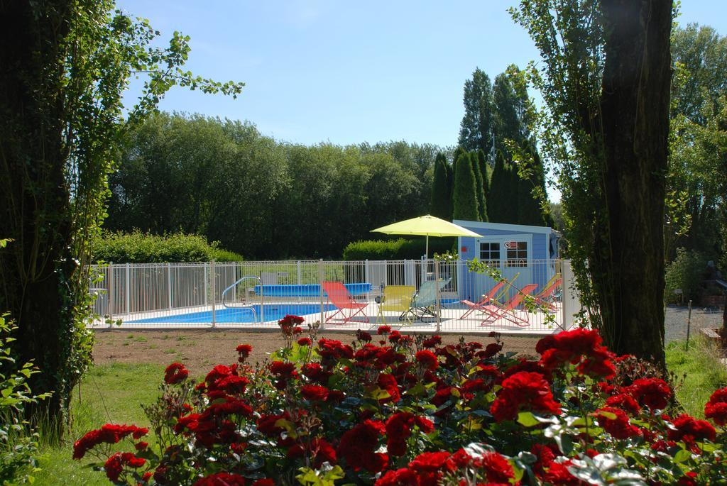 Sillé-le-Guillaume Camping Les Tournesols מראה חיצוני תמונה