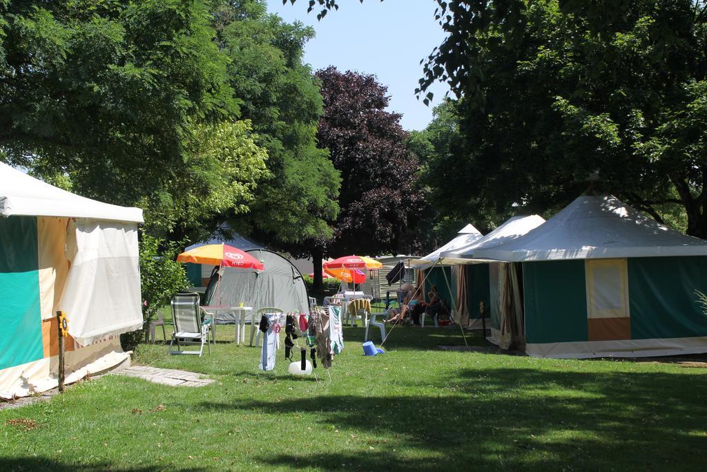 Sillé-le-Guillaume Camping Les Tournesols מראה חיצוני תמונה