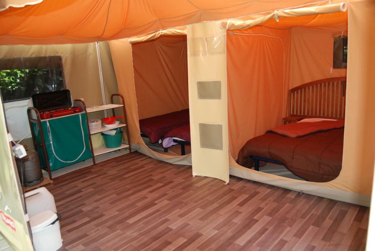 Sillé-le-Guillaume Camping Les Tournesols מראה חיצוני תמונה