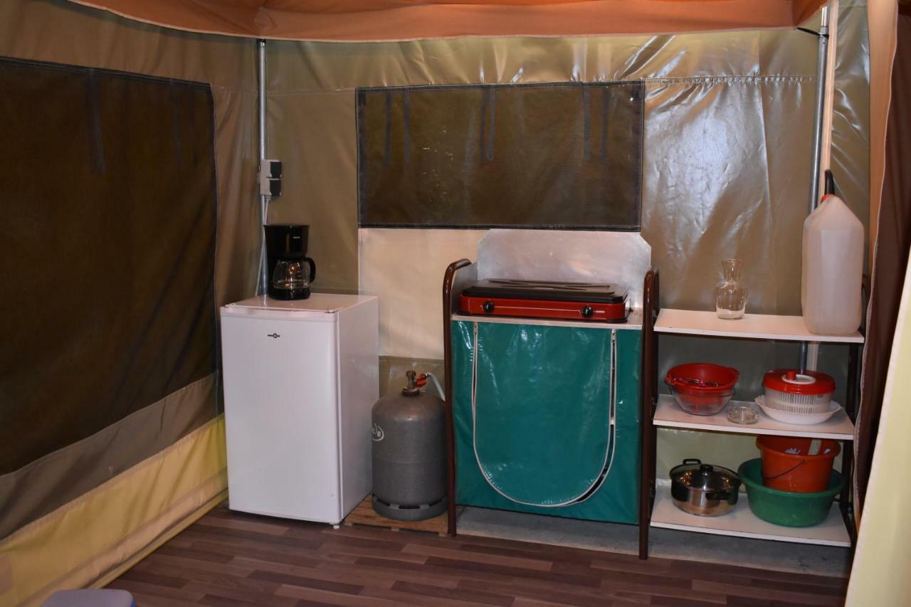 Sillé-le-Guillaume Camping Les Tournesols מראה חיצוני תמונה